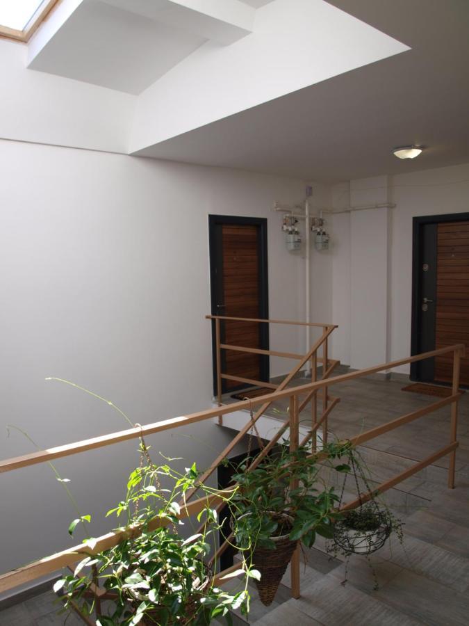 Amavera Apartment Targu Jiu Exterior photo